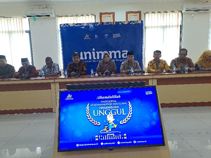 Rektor Dr Lilik Andriyani, MSI beserta jajaran pimpinan Unnima usai meraih akreditasi unggul.