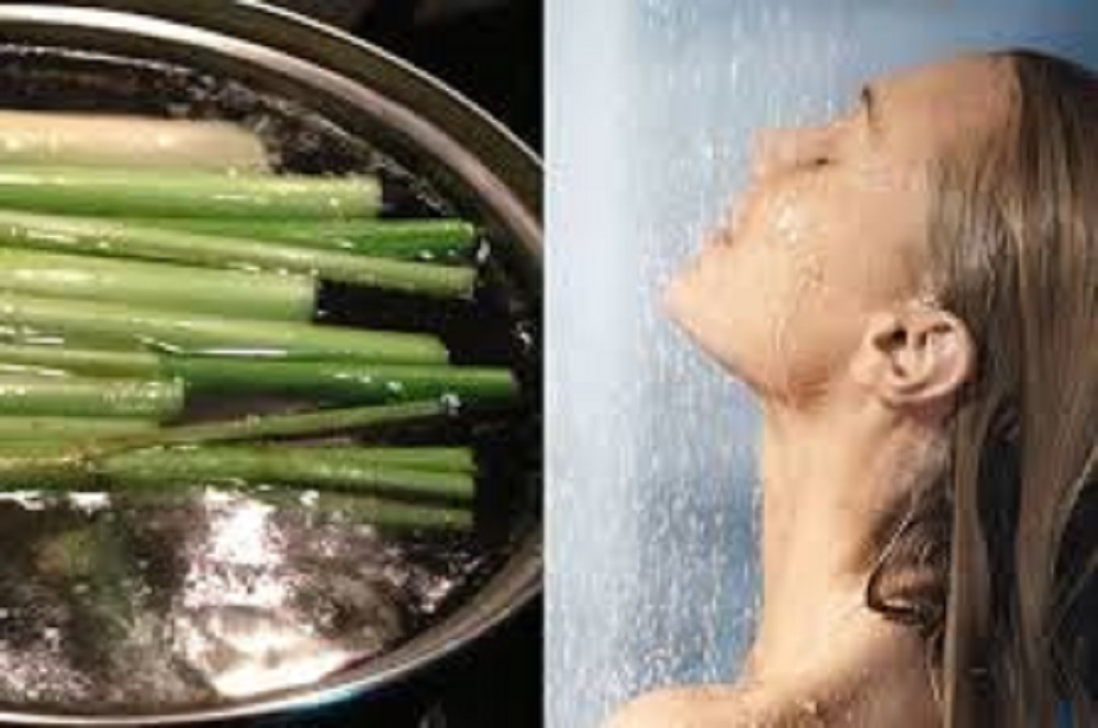 Selain menyegarkan seluruh tubuh, mandi dengan menggunakan air rebusan serai ini bisa membuat kulit Anda menjadi lebih sehat.