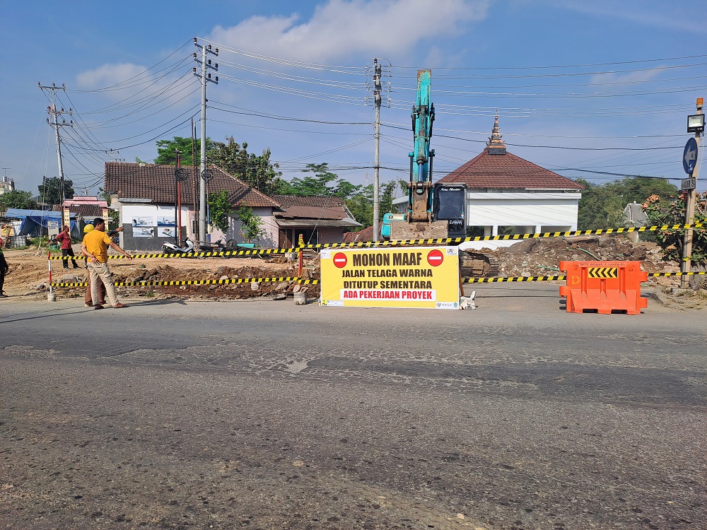 Selama pembangunan fly over dan semi underpass Canguk, Kota Magelang, Jalan Telaga Warna ditutup selama dua bulan mulai Selasa (25/6/2024).