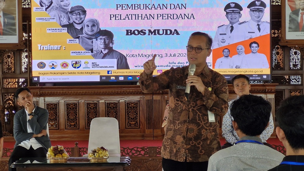 Wali Kota Magelang dt Muchamad Nur Aziz menyemangati peserta Bisnis Orientasi Sukses Pemuda Magelang (Bos Muda) di Pendopo Pengabdian, Rabu (3/7/2024).