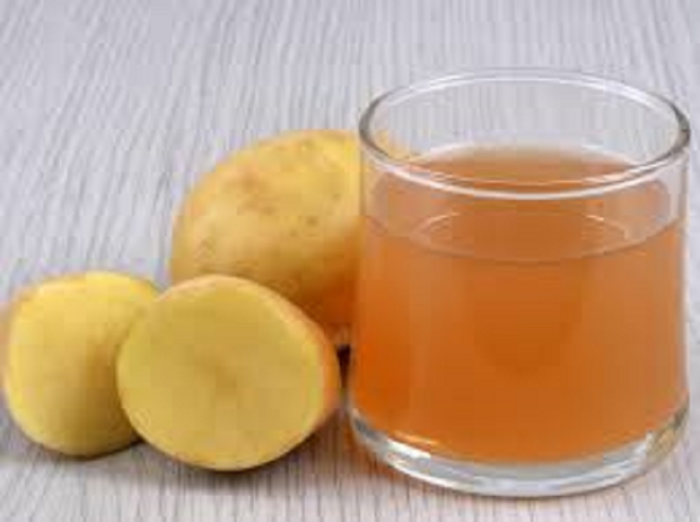 Jus kentang mentah memiliki sifat anti-inflamasi dan membuat minuman kesehatan terapeutik.