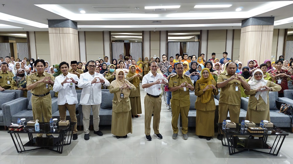 Wali Kota Magelang dr Muchamad Nur Aziz, Sp.PD., Subsp.GH, Finasim (depan, 6 dari kiri) hadiri kick off Si-Kejar Nadi di RSUD Tidar Kota Magelang, Senin (15/7/2024)
