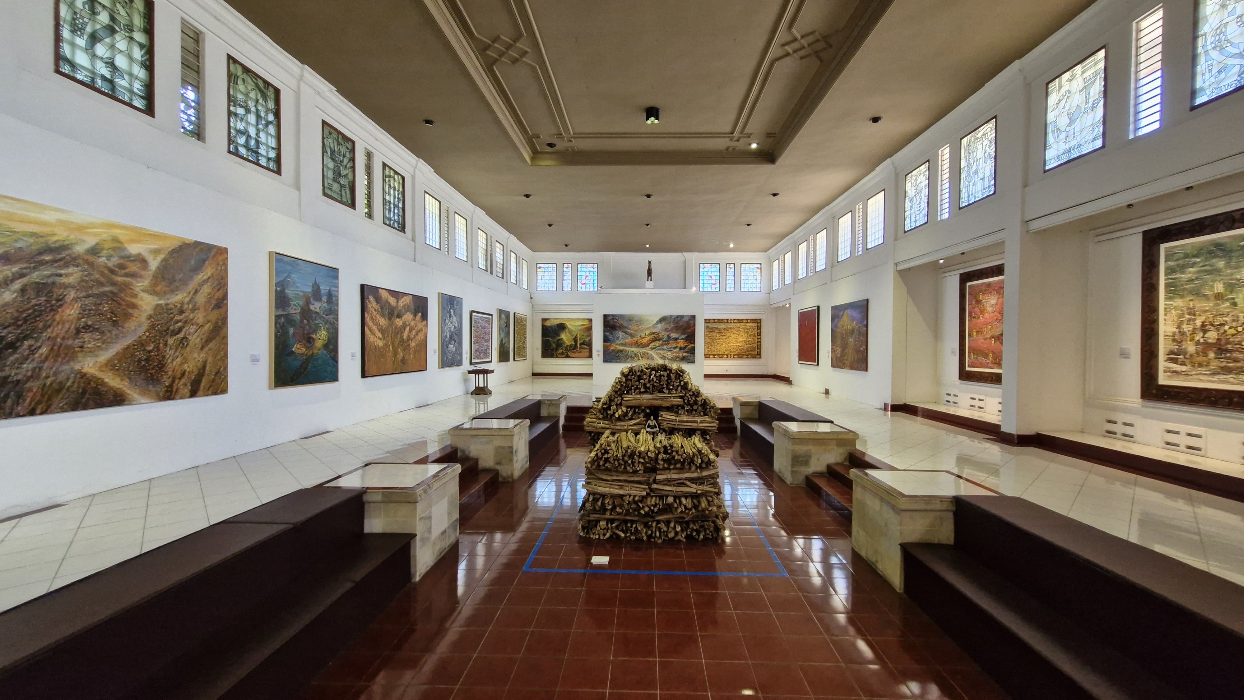 Pameran Karakter ini merupakan pameran kolaboratif antara perupa asal Jogjakarta, yakni Priyaris Munandar dan Rismanto, serta perupa dari Magelang, Cipto Purnomo.