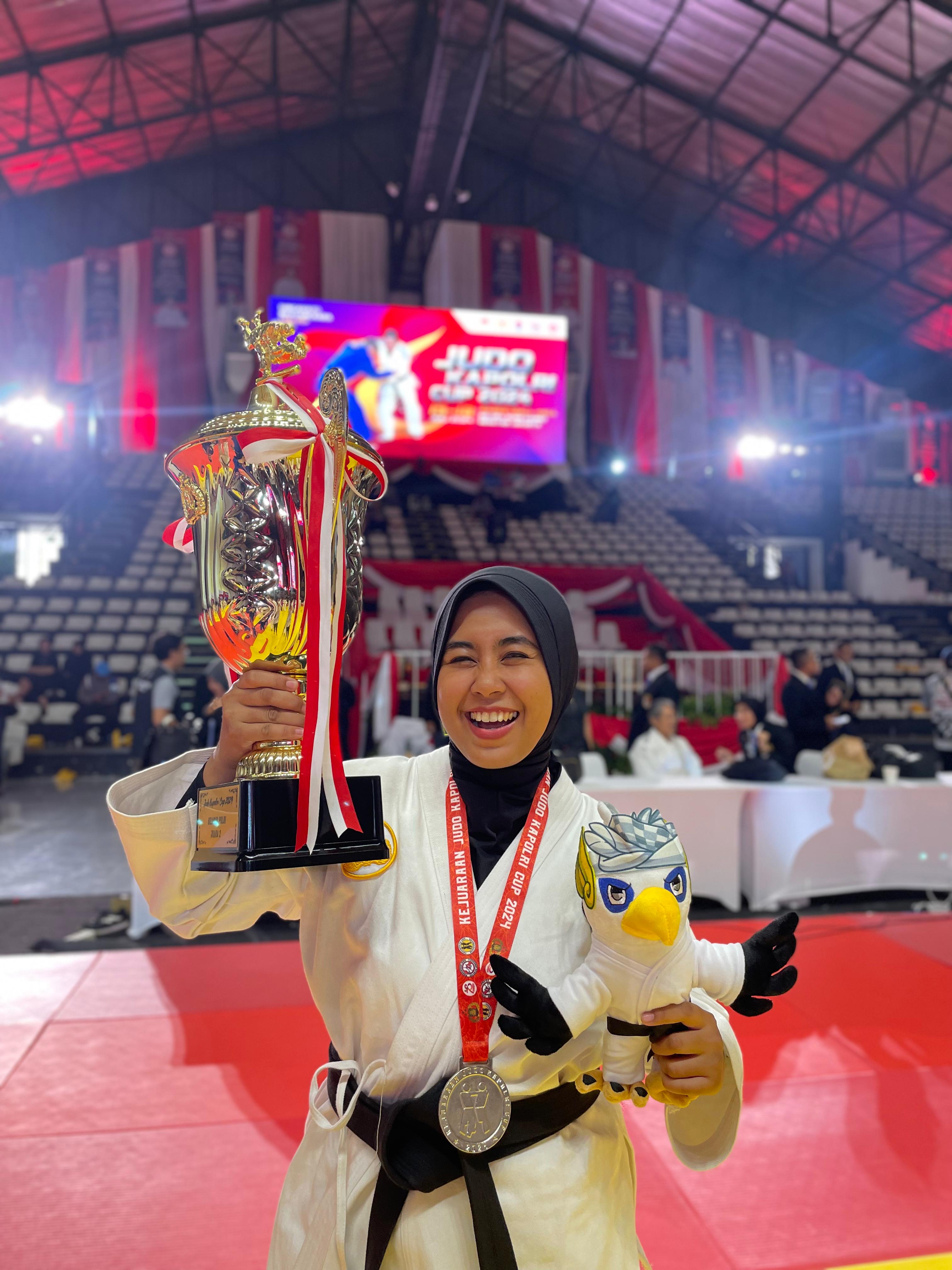 Briptu Realita Palupi meraih juara 2 dalam ajang Kejurnas Judo  Kapolri Cup 2024 di Jakarta belum lama ini.