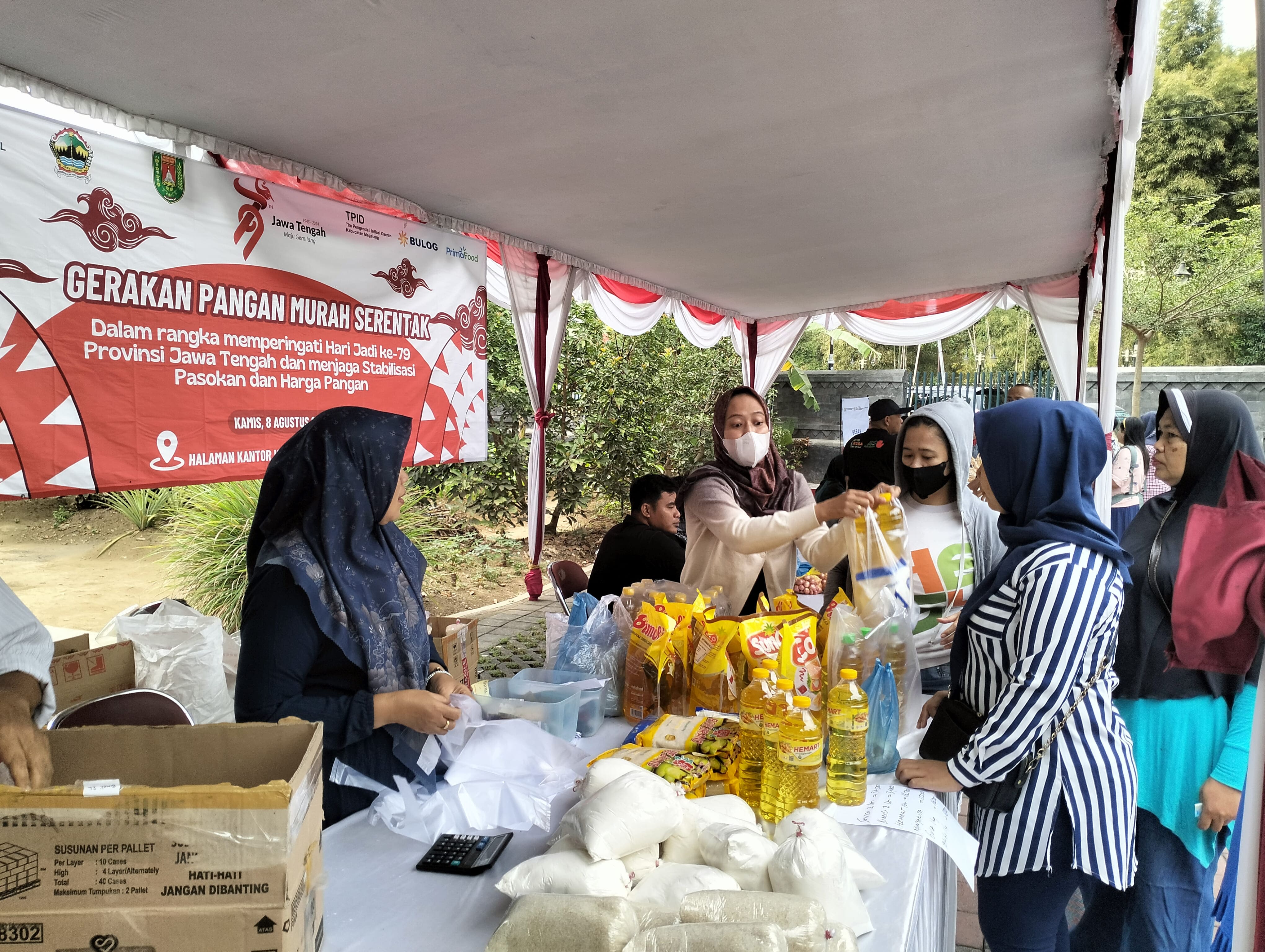 Gerakan pangan murah yang digelar di halaman kantor Kecamatan Borobudur, Kabupaten Borobudur, Kamis (8/8/2024).