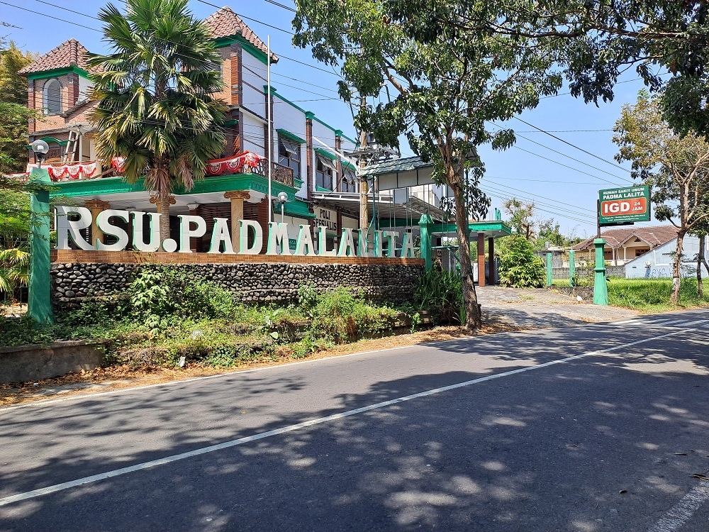 Kondisi RSU Padma Lalita Muntilan, Kabupaten Magelang yang sudah tidak beroperasi sejak sekitar 1,5 tahun lalu.