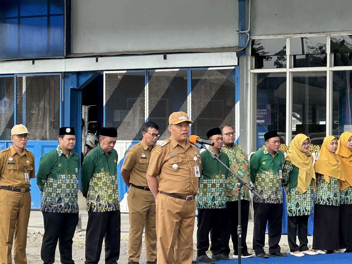 Wakil Bupati Muhammad Albar ketika apel bersama keluarga RS PKU Muhammadiyah Wonosobo, Senin (19/8/2024).