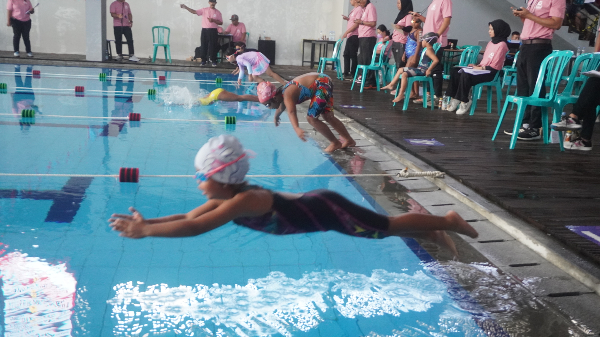 Kompetisi fun swimming yang diadakan oleh Gladiool Aquatic Center Magelang pada Minggu (25/8/2024).