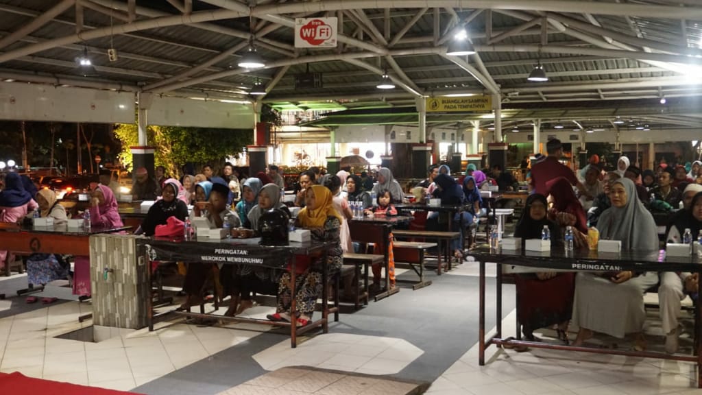 Food Court Tuin Van Java alun-alun Kota Magelang