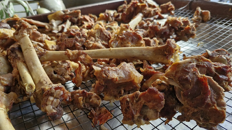 Sate Jambu potongan dagingnya besar dan empuk.