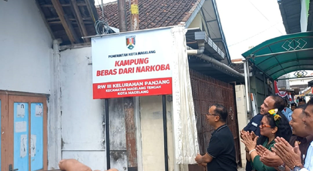 Wali Kota Magelang dr Muchammad Nur Aziz  mencanangkan tiga RW di Kelurahan Panjang sebagai Kampung Bebas dari Narkoba.