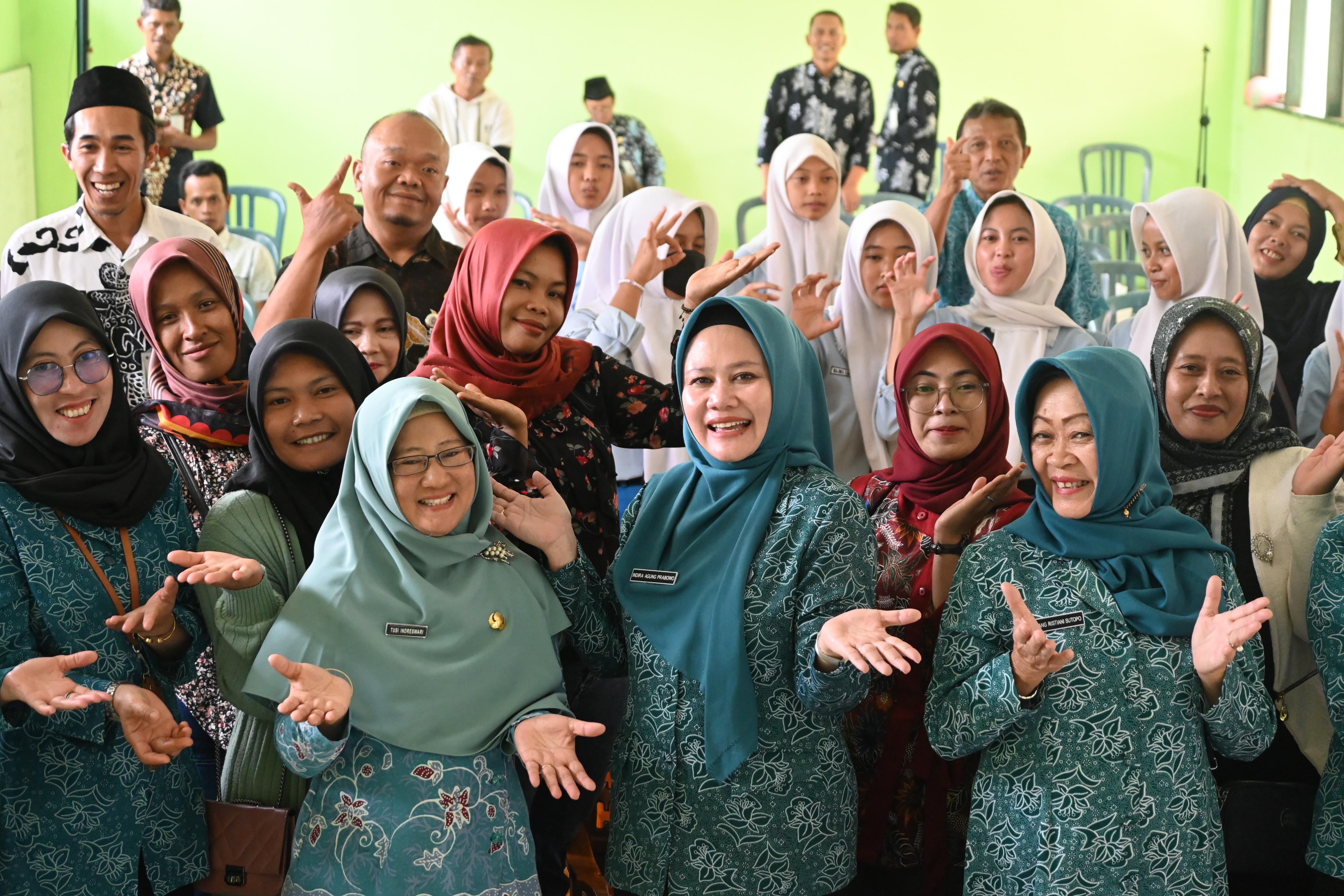 Sosialisasi Ojo Kawin Bocah di aula SMP Negeri 1 Wonoboyo, Kamis (5/9/2024).