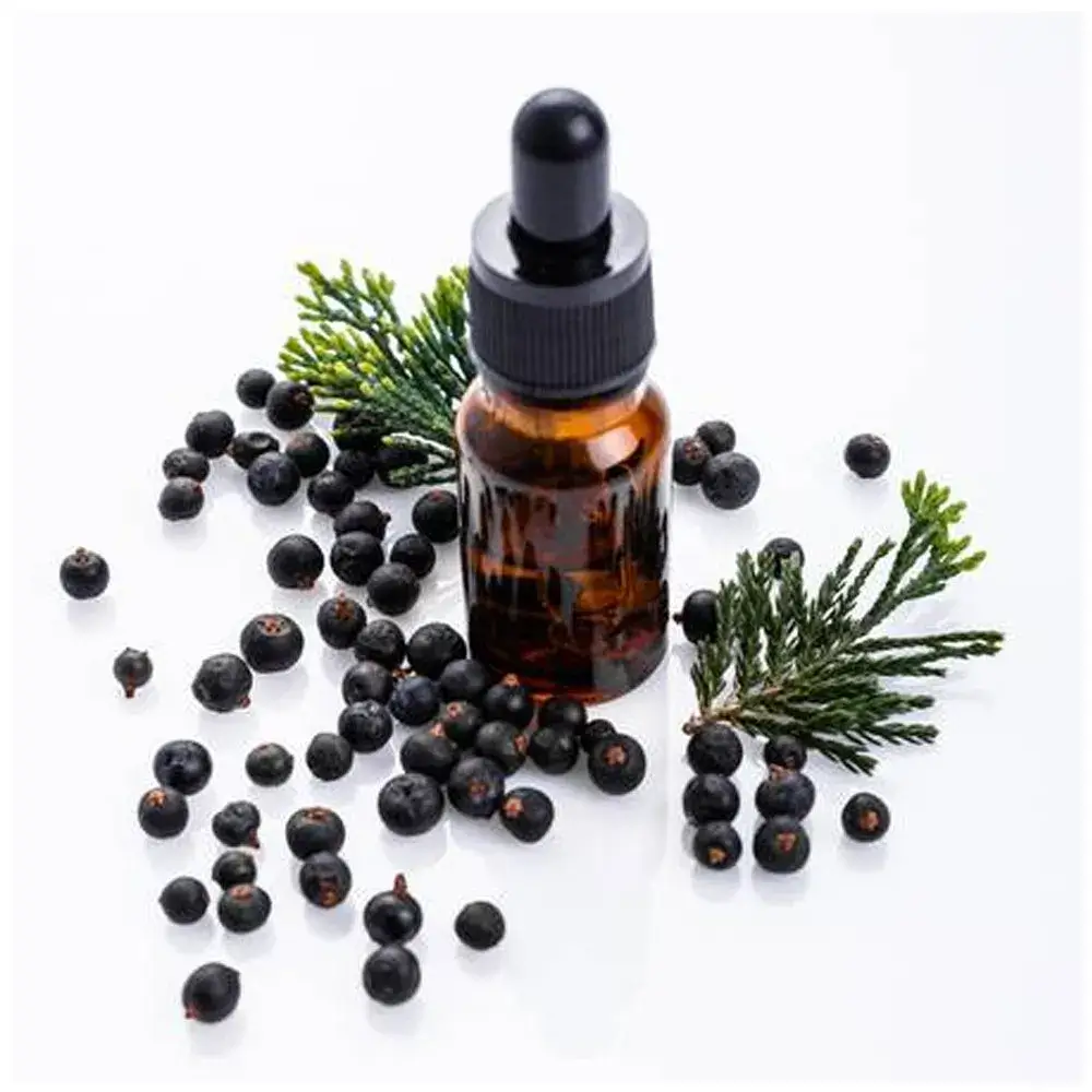 Minyak dari buah Juniper Berry yang kaya manfaat untuk kesehatan kulit dan rambut.