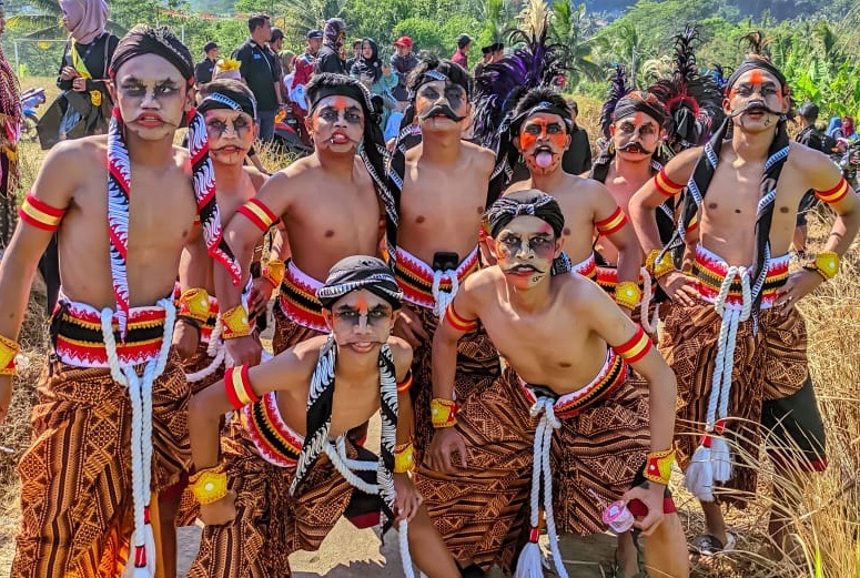 Para Penari Warok yang Siap Untuk Tampil