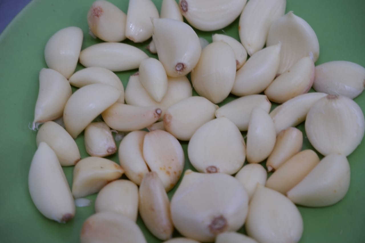 BAWANG PUTIH : Selain untuk kesehatan, bawang putih juga bermanfaat untuk kecantikan