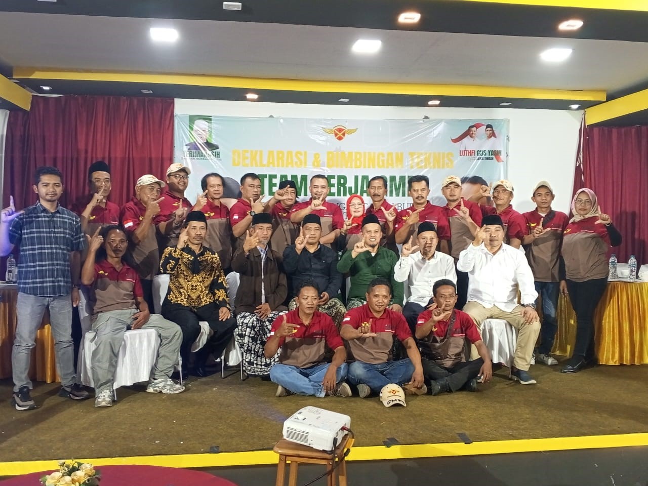 Deklarasi dukungan Gerakan Mantap Pilih Prabowo (GMPP) kepada pasangan calon Gus Itab dan Sidqi yang digelar di Resto Pi Bee, Wonosobo, Minggu (15/9/2024)