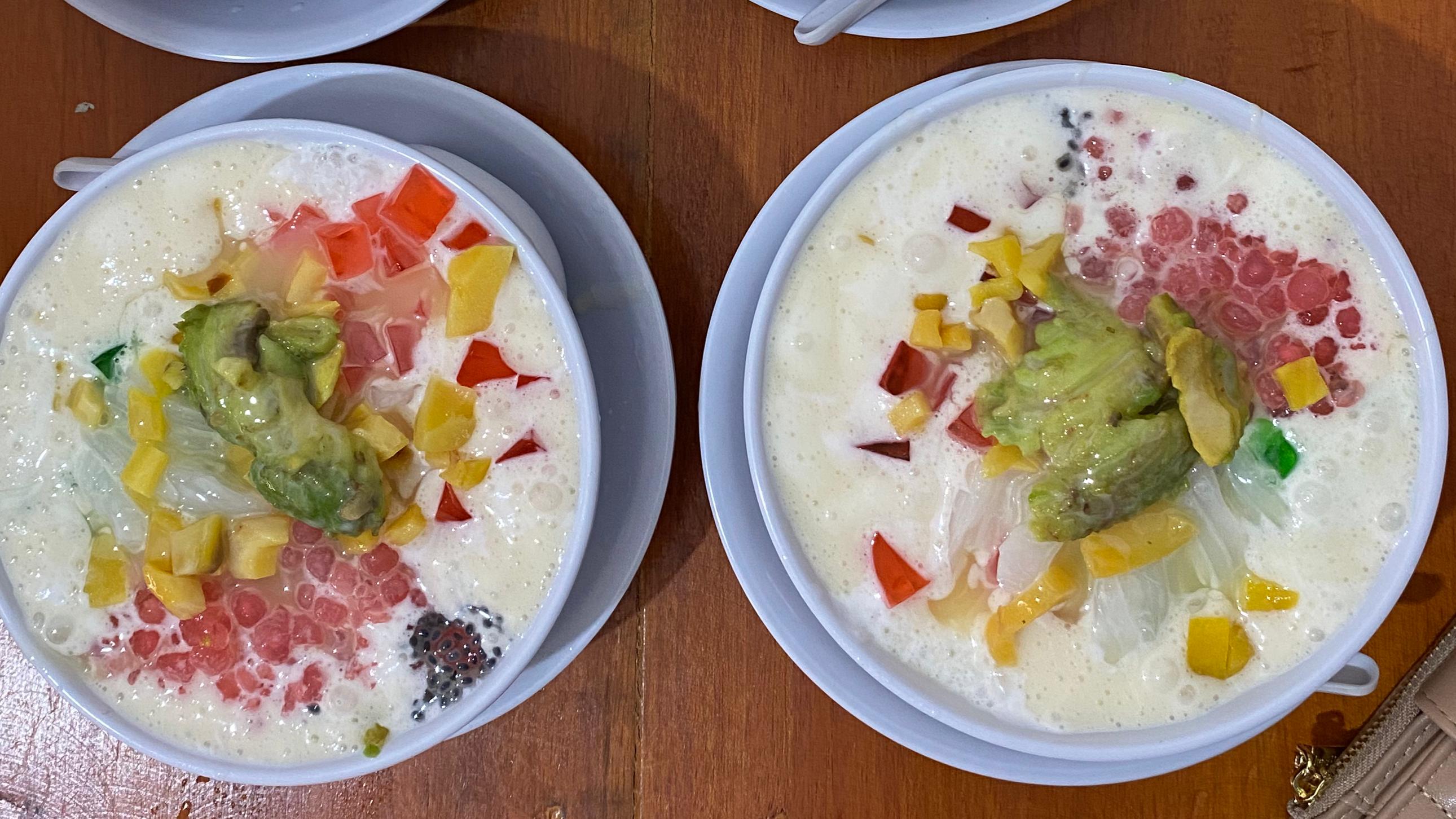 Namanya Kedai Radja Es Teller Sultan, yang kini menghadirkan menu dawet durian bar-bar yang seger dan manis tentunya