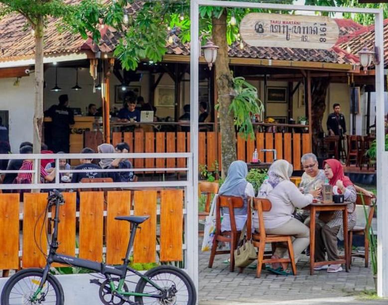 Taruna Martani 1918 Coffee, yang memiliki lokasi yang tidak jauh dari Stasiun Lempuyangan Yogyakarta