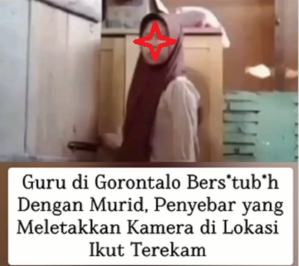 Seorang siswi berseragam pramuka sengaja menaruh handphone di salah satu sudut kamar kos yang dipakai berbuat mesum oknum guru dan siswi MAN 1 Gorontalo.