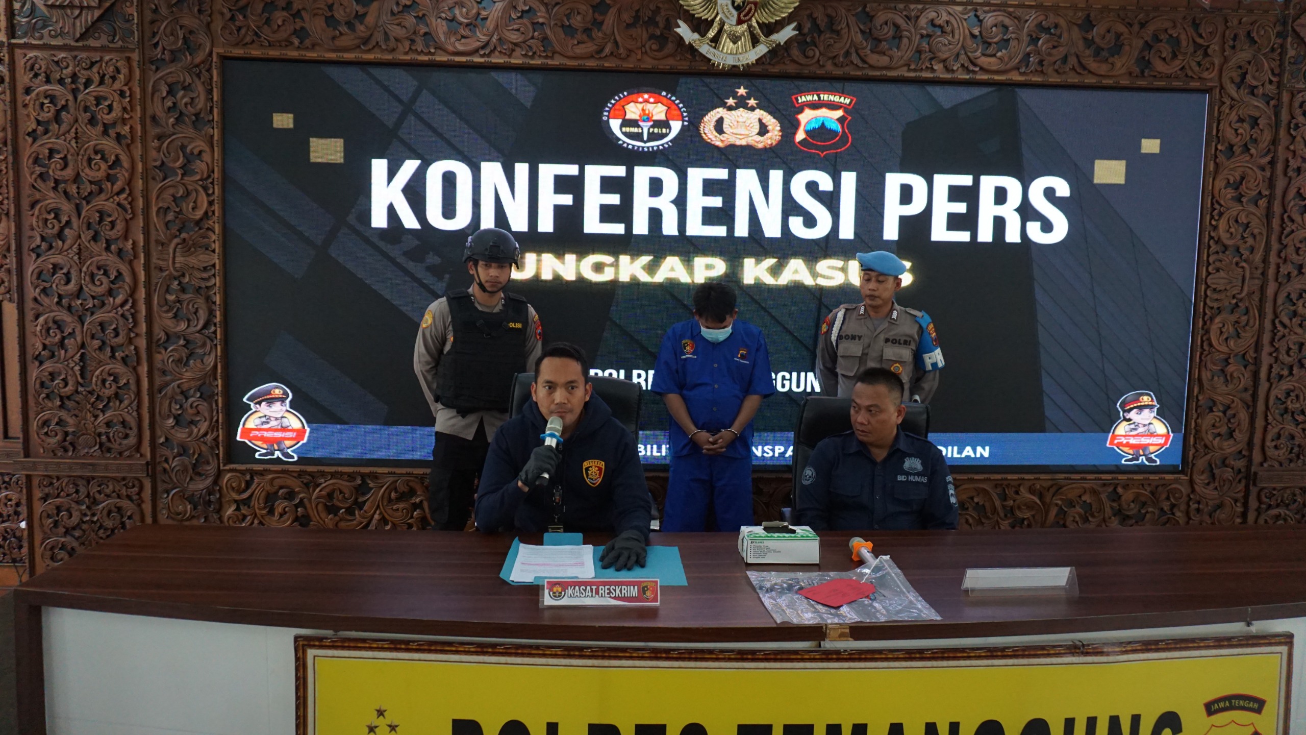 Kasatreskrim AKP Didik Tri Wibowo menjelaskan kejadian pemerasan yang dilakukan SY di Polres Temanggung, Kamis (26/9/2024).