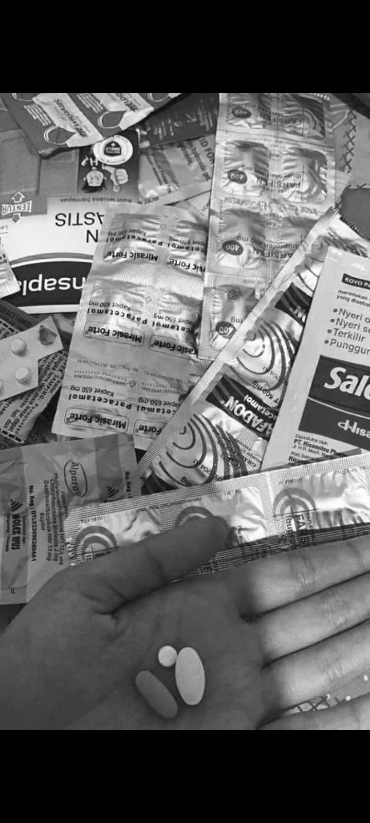 Aneka obat-obatan jenis pil