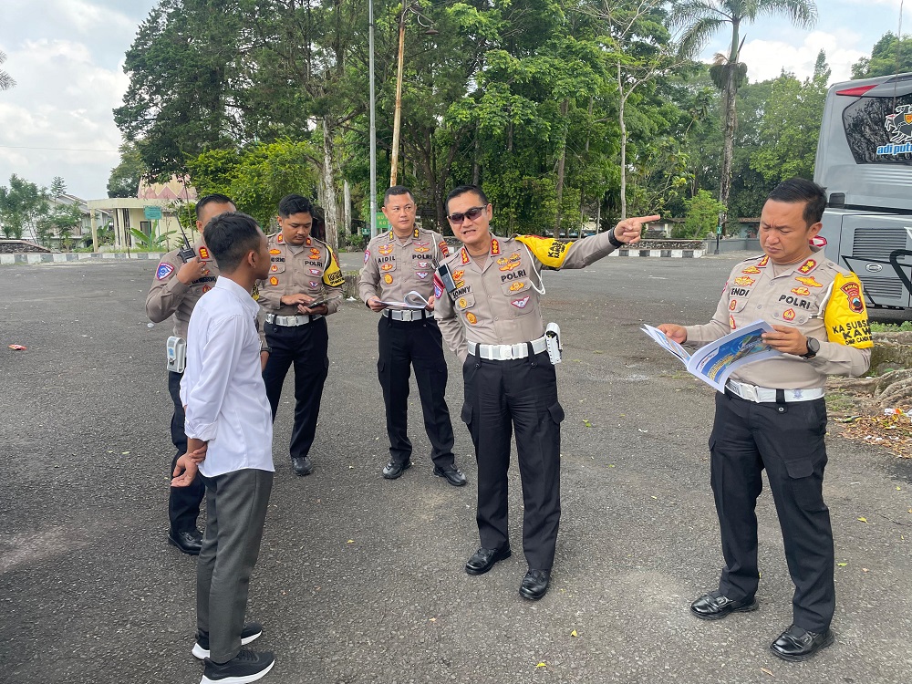 Dirlantas Polda Jateng Kombes Pol Sony Irawan turut melakukan pengecekan langsung jalur menuju objek wisata Dieng, Kabupaten Wonosobo