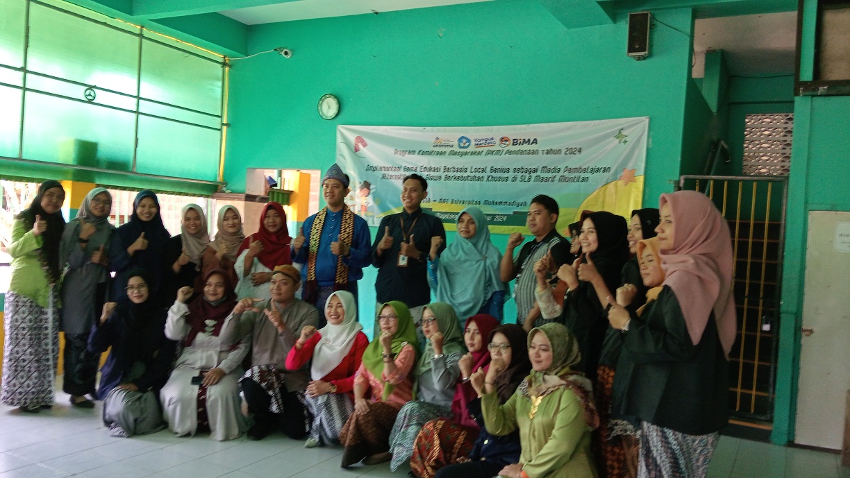 Tim Program Kemitraan Masyarakat Universitas Muhammadiyah Magelang (Unimma) memberikan pelatihan dan pendampingan pembelajaran di SLB Maarif Muntilan Kabupaten Magelang.