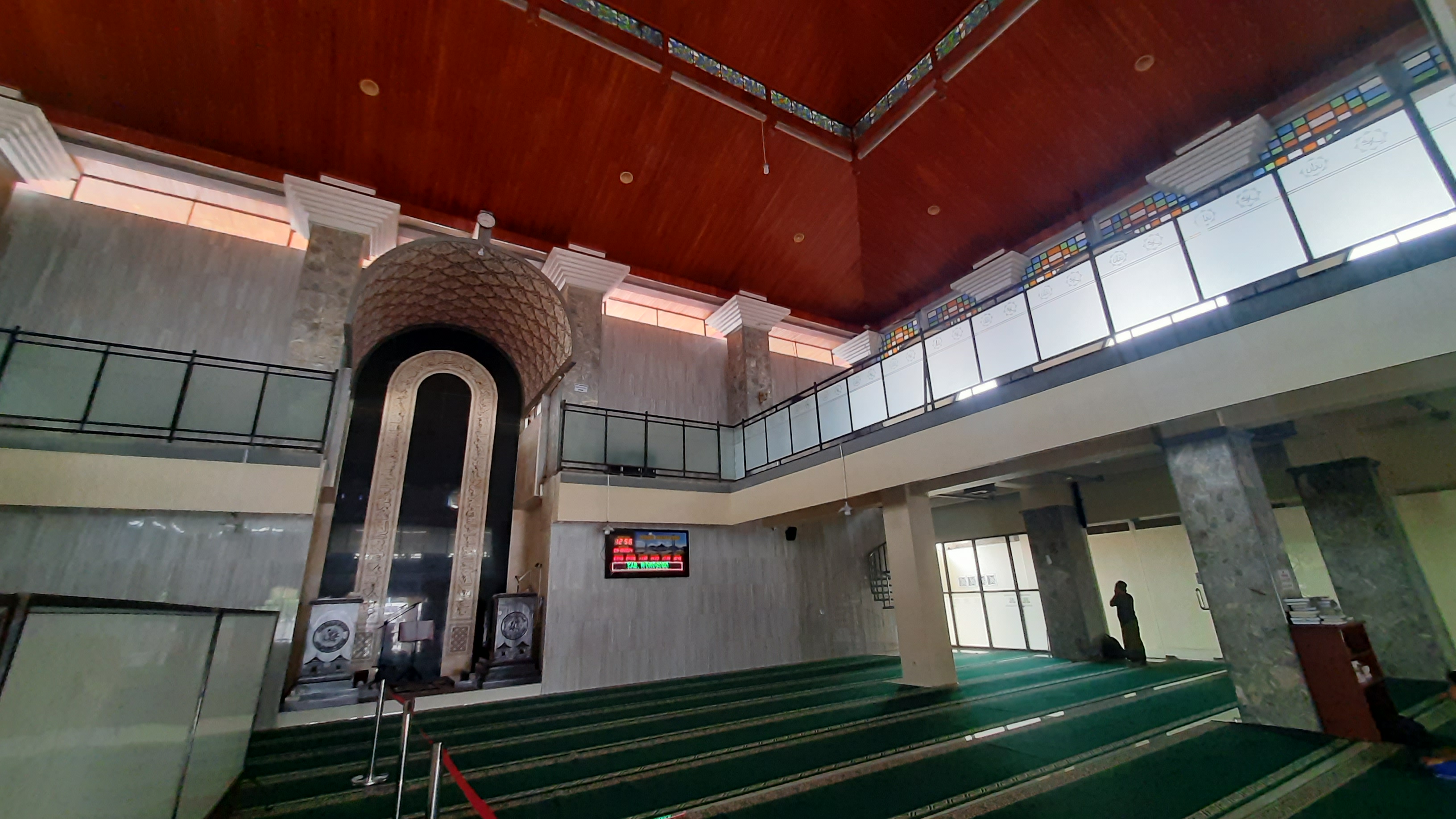 Mimbad dan mihrab Masjid Agung Jami