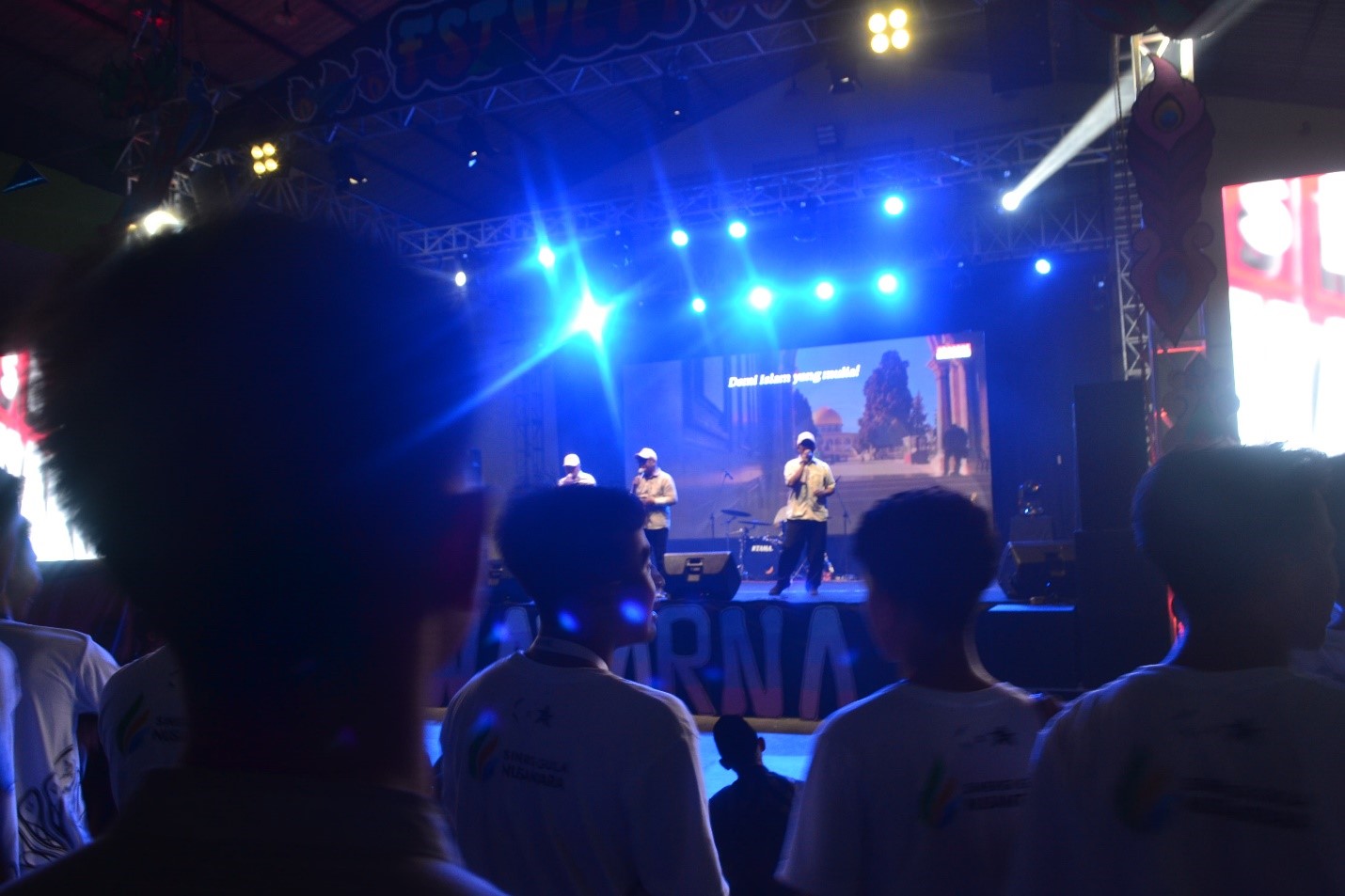 Penampilan Shoutul Harokah dalam konser amal untuk Palestina menutup rangkaian acara event Festivalif &ldquo;Swavarna&rdquo; 2024, pada Minggu (29/9/2024).