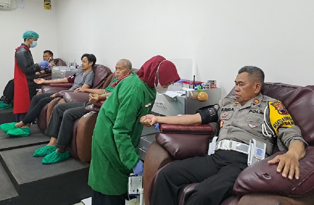 Kegiatan donor darah di Palang Merah Indonesia (PMI) Kota Magelang, Selasa (29/10/2024).