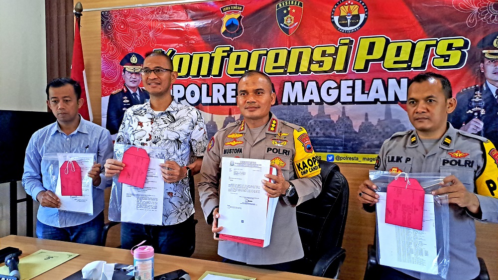 Kapolresta Magelang Kombes Pol Mustofa saat memberikan keterangan pelimpahan berkas perkara&nbsp;tersangka KZP yang terlibat kasus korupsi berkedok pungli percepatan PPG PAI.