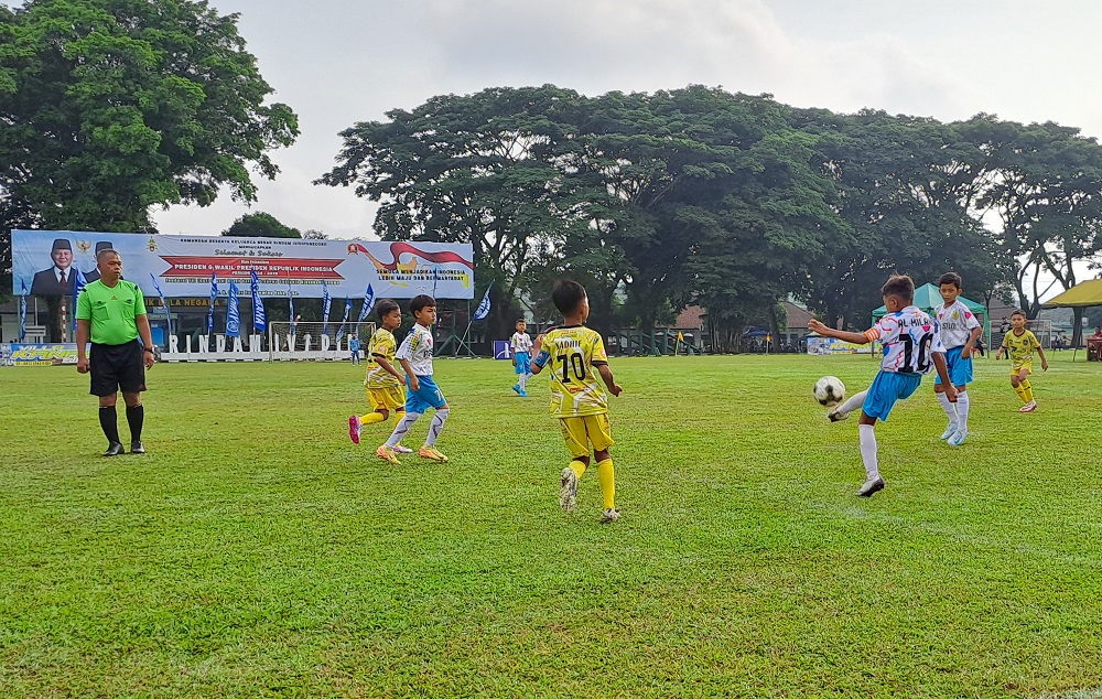 Kompetisi sepak bola Piala Danrindam Cup IV 2024 yang digelar di Lapangan Rindam Kota Magelang, Kamis (31/10/2024).