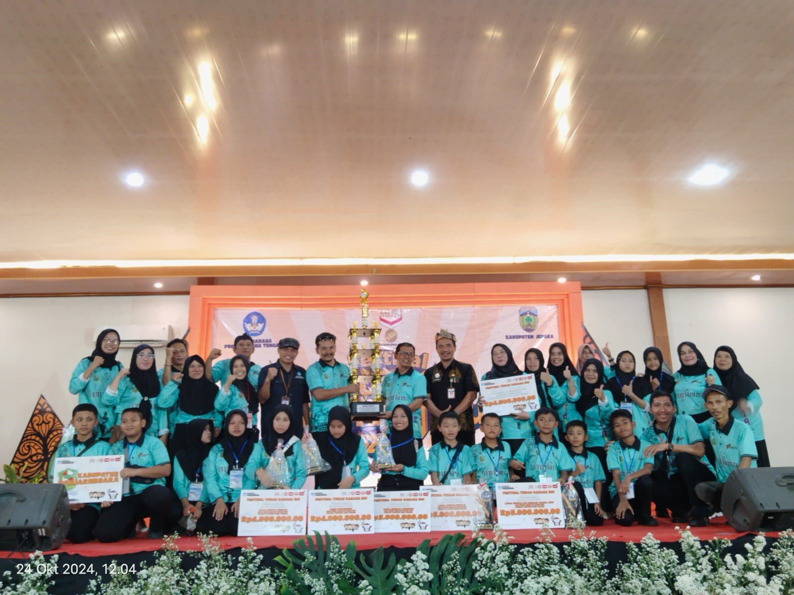 Para pemenang lomba Festival Tunas Bahasa Ibu (FTBI) 2024 yang diadakan oleh Balai Bahasa Provinsi Jawa Tengah di Jepara