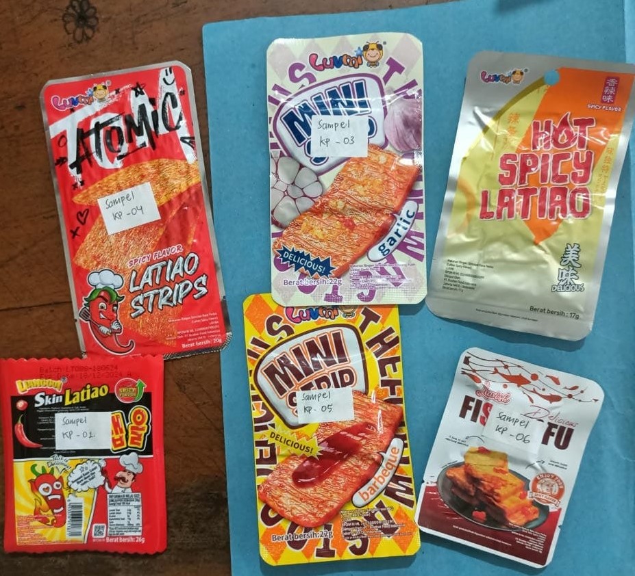 Jajanan Latiao yang diproduksi oleh Tiongkok diduga menyebabkan keracunan di sejumlah daerah di Indonesia.