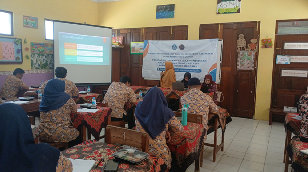 Dosen UNIMMA melalui kelompok pengabdian masyarakat yang lolos hibah DRTPM &nbsp;tahun 2024 mengadakan pendampingan sekaligus simulasi P3K dan UKS kepada guru dan karyawan SD Negeri Wonolelo 3 Sawangan.