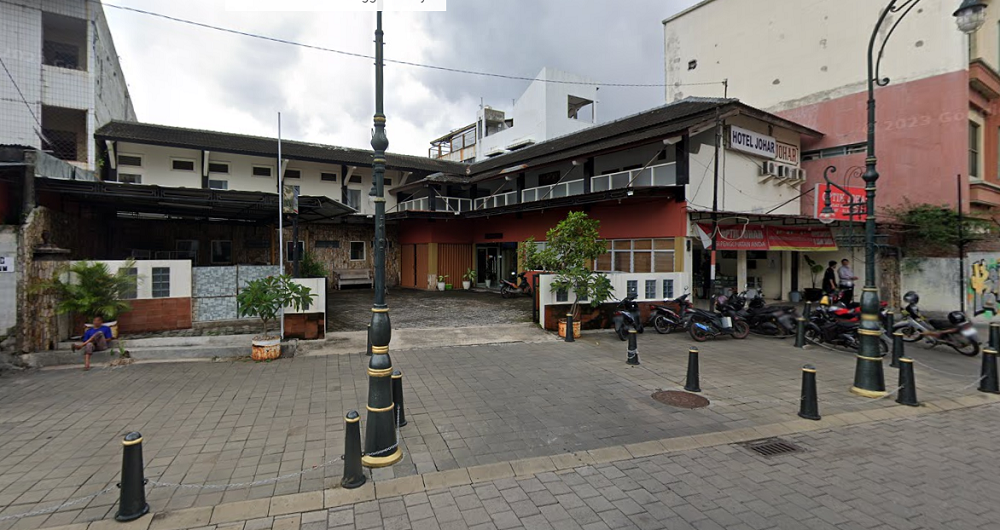 Hotel Johar Semarang tempat ditemukannya mayat perempuan di kolong tempat tidur kamar nomor 24.