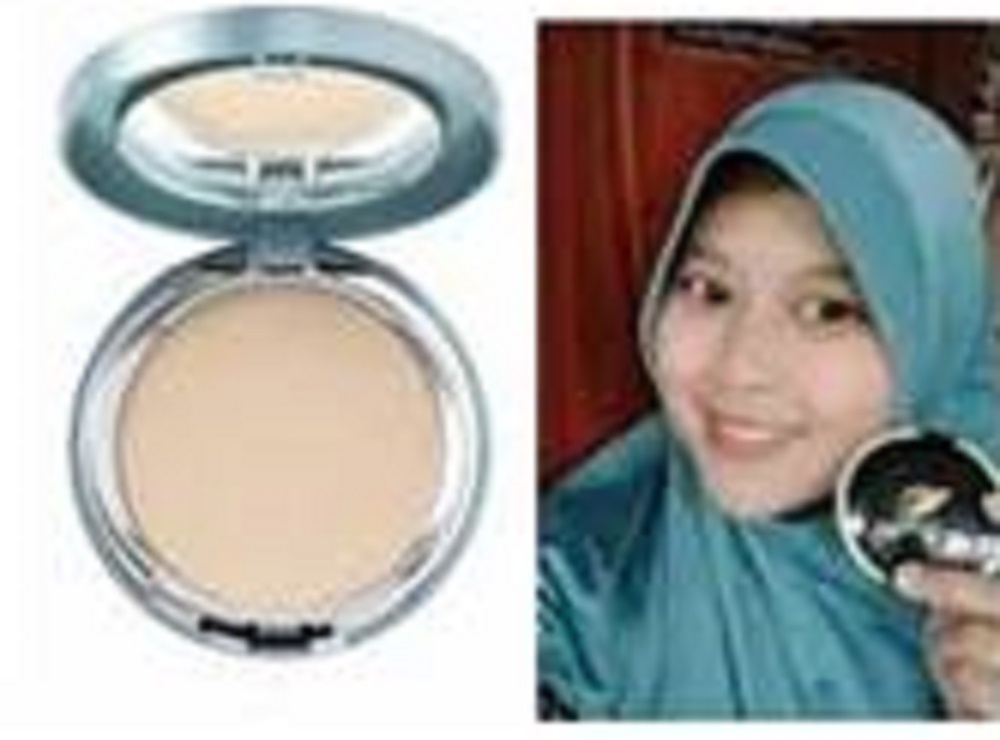 Bedak padat yang saat dipakai dan terkena keringat malah menjadi glowing.