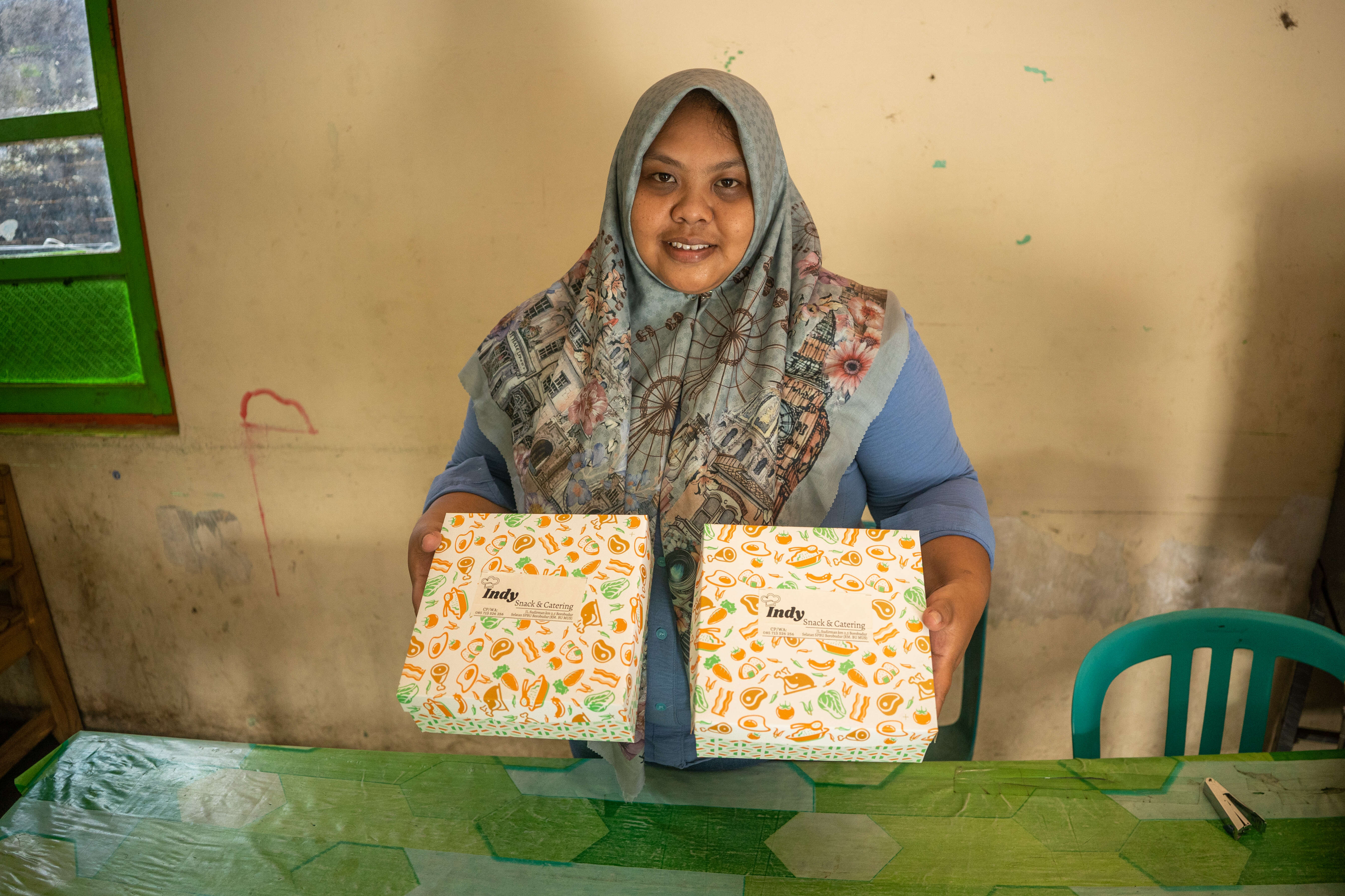 Nindita Nilandeta, pelaku usaha kuliner snack & katering jebolan dari BLK Kabupaten Magelang saat ditemui di rumahnya, Kamis (31/10/2024)