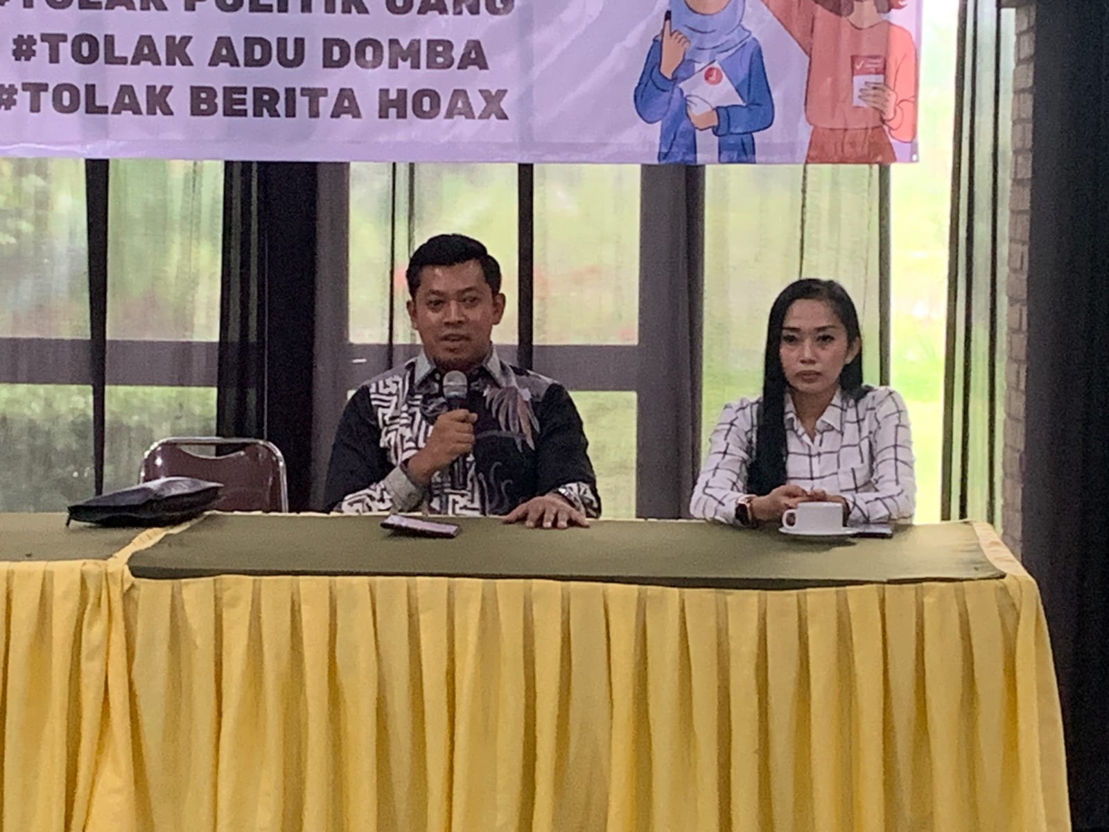Ketua Laskar Sapu Bersih Temanggung, Dhiyan Utama memberikan speech kepada hadirin di Kampung Sawah Resto, Sabtu (23/11/2024) sore.