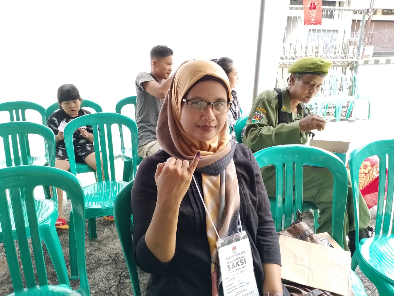 Ibu Nana, pemilih dan saksi dari Calon Gubernur dan Wakil Gubernur Jawa Tengah nomor urut 02.