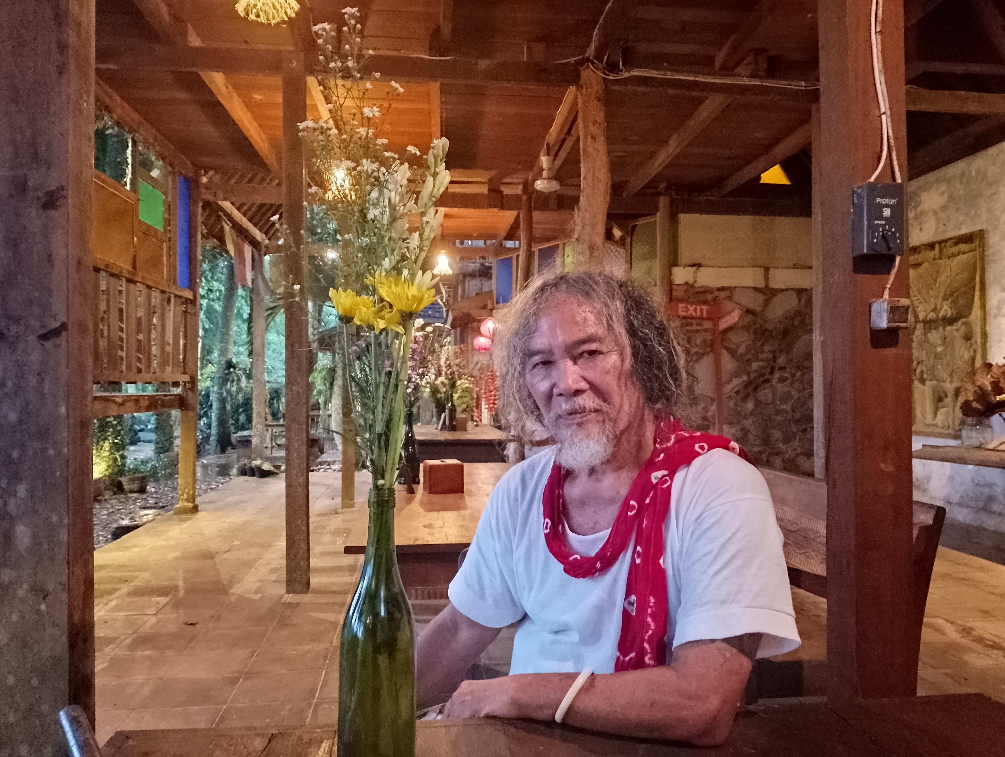 Soni Santoso owner Eloprogo Caf&eacute; & Art House.