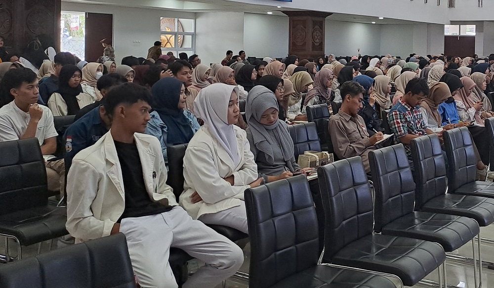 Para mahasiswa Untidar mengikuti seminar kesehatan mental di GKU Dr. H.R. Suparsono Untidar Magelang, Rabu (11/12/2024).