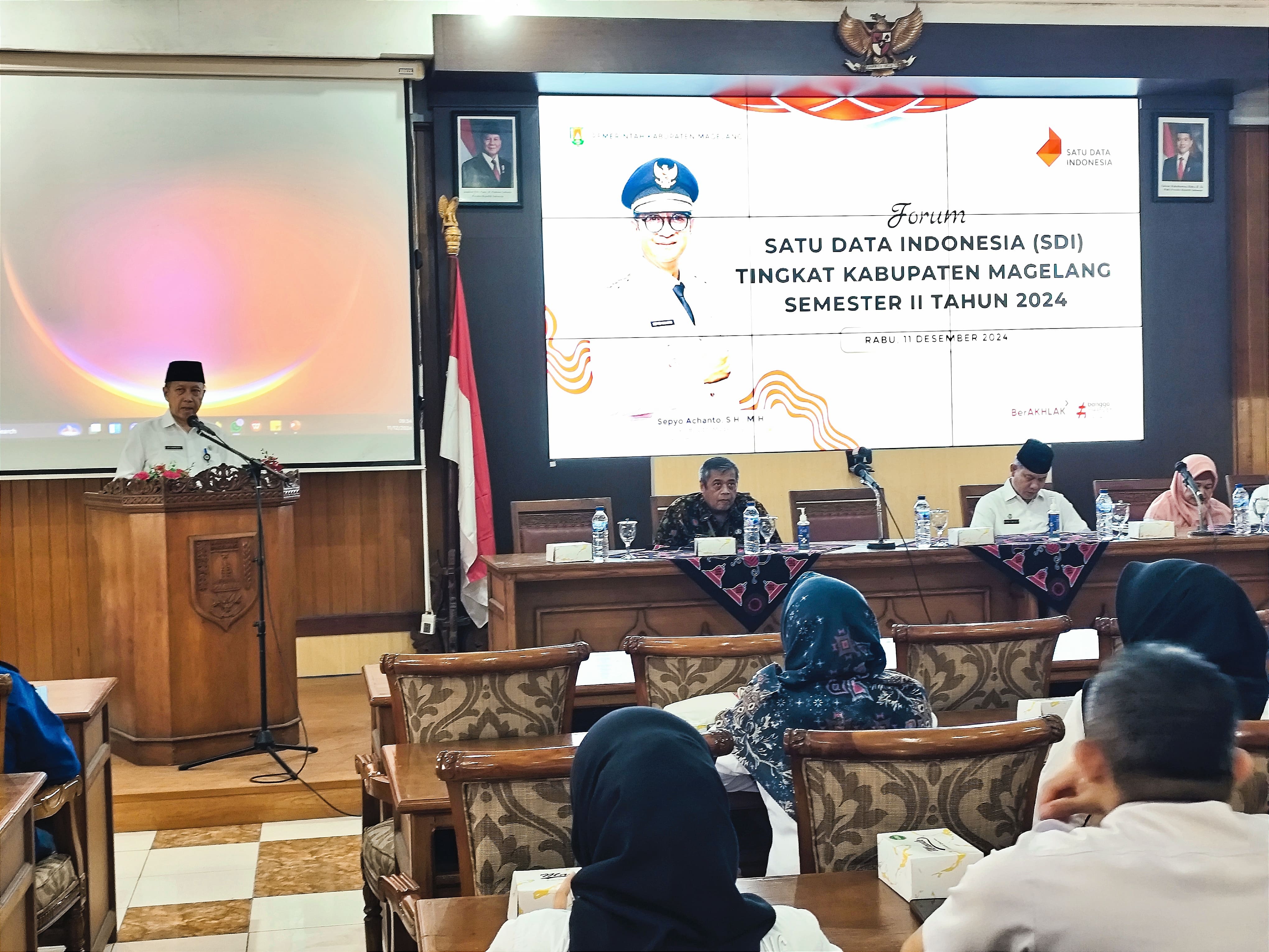 Sekda Kabupaten Magelang Adi Waryanto di acara Forum Satu Data Indonesia (SDI) Tingkat Kabupaten Magelang Semester II Tahun 2024 yang digelar di Bina Karya Setda Kabupaten Magelang, Rabu (11/12/2024).