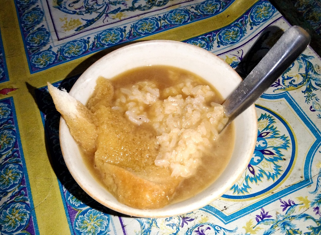 Wedang roti Pasar Ngablak Kabupaten Magelang yang legendaris.