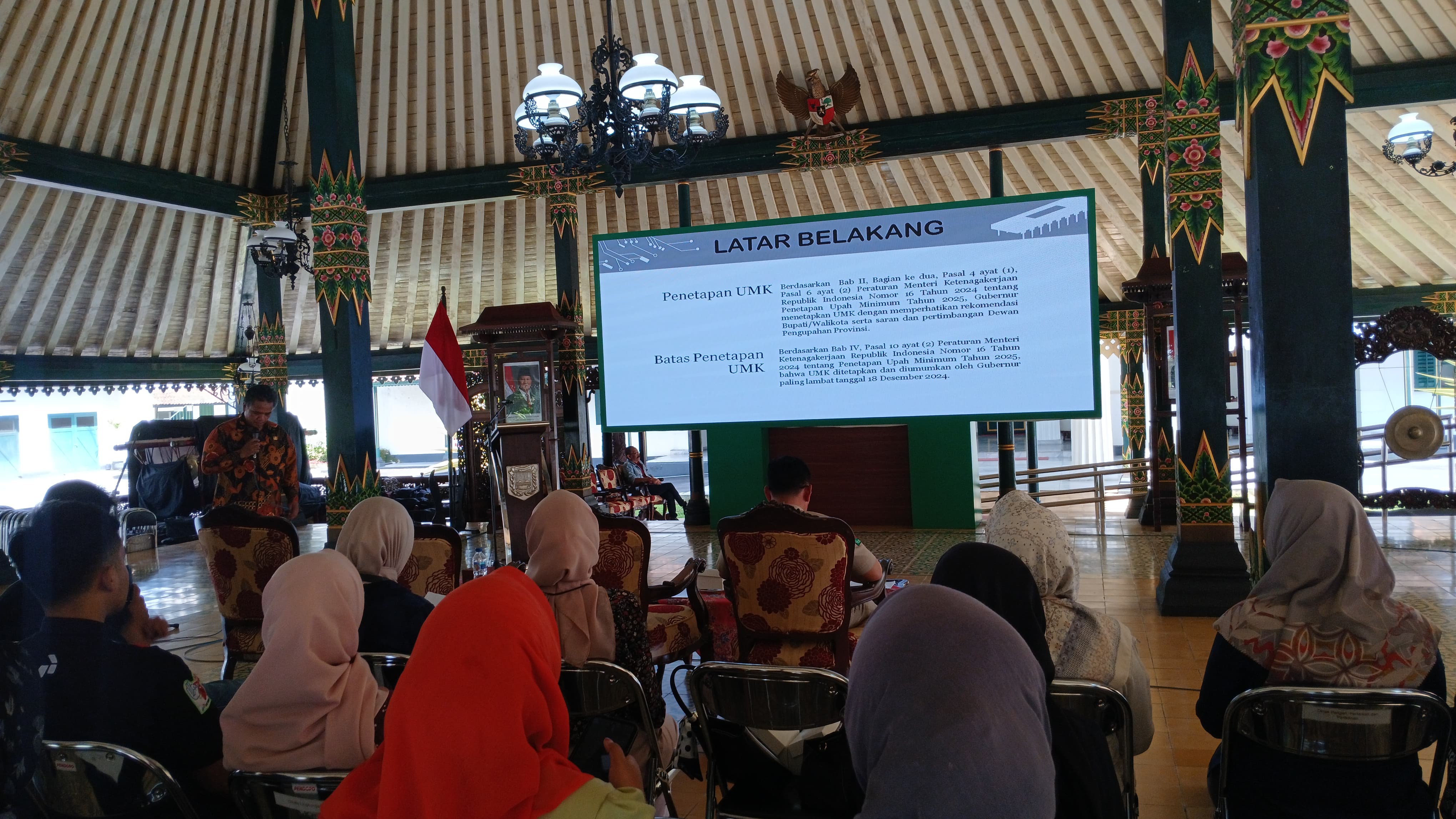 Sosialisasi penetapan UMK di Pendopo Bupati Wonosobo oleh Disnakerinstrans, kemarin (19/12/2024).