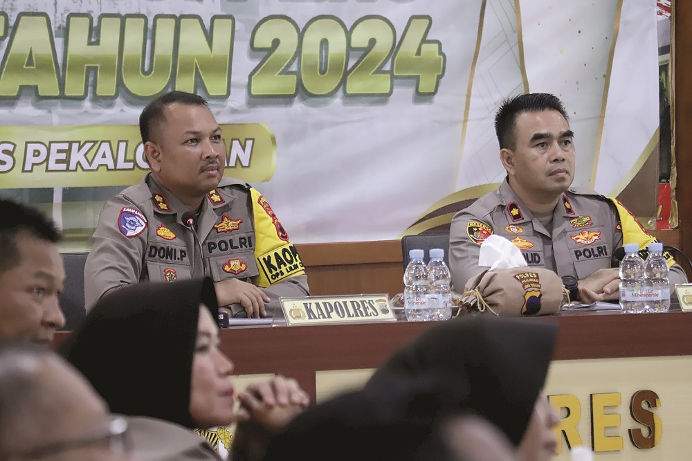 Kapolres Pekalongan AKBP Doni Prakoso saat memaparkan data pengungkapan kasus sepanjang 2024 pada kegiatan gelar Konferensi Pers Akhir Tahun, Selasa (31/12/2024).