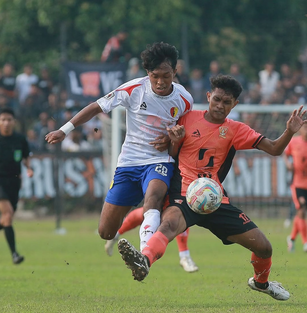 Laga perdana Liga 4 Jateng antara PPSM Sakti Magelang melawan PSIR Rembang di Stadion Krida Rembang, Sabtu (4/1/2025) sore.  &nbsp;