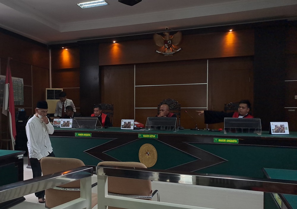 Terdakwa ALA saat sidang pertama kasus pelecehan seksual santriwati pada November 2024 lalu.