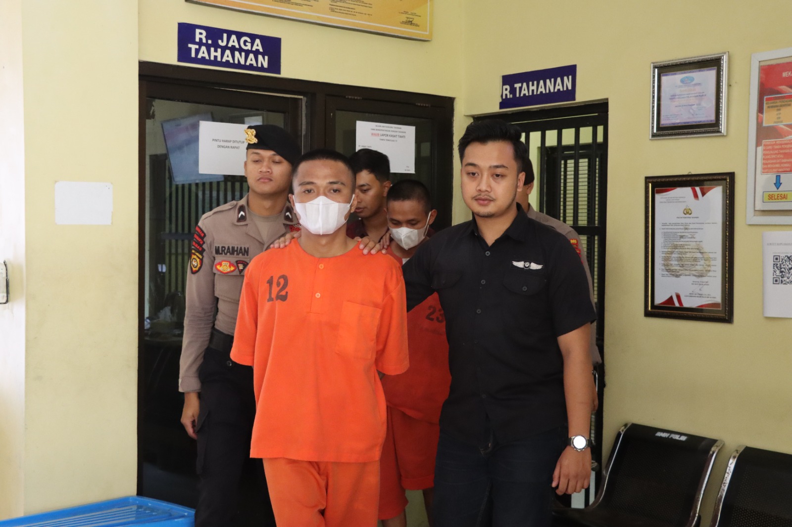Dua tersangka yang menyimban narkoba diringkus Satresnarkoba Polres Wonosobo Rabu (8/1/2025).