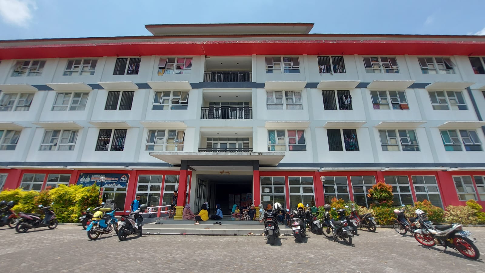 Rusunawa Wates menjadi rusunawa dengan harga sewa yang paling mahal, dibandingkan dengan Rusunawa Potrobangsan dan Rusunawa Tidar.
